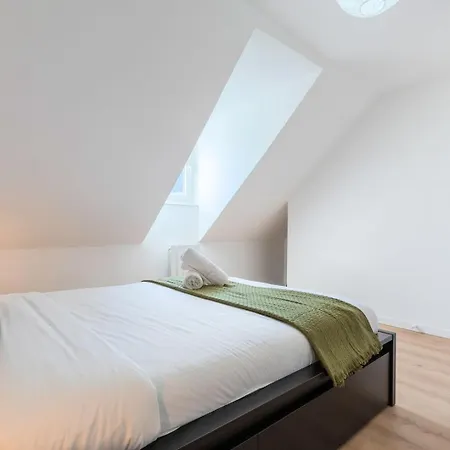Rénové 2 Chambres. Appartement *